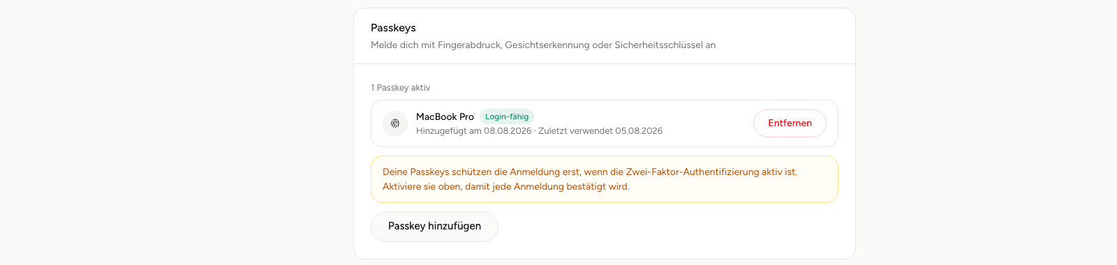 Der Passkey-Bereich der Sicherheitseinstellungen mit einem eingerichteten Passkey, dem Etikett Login-fähig und dem Hinweis zur Zwei-Faktor-Authentifizierung